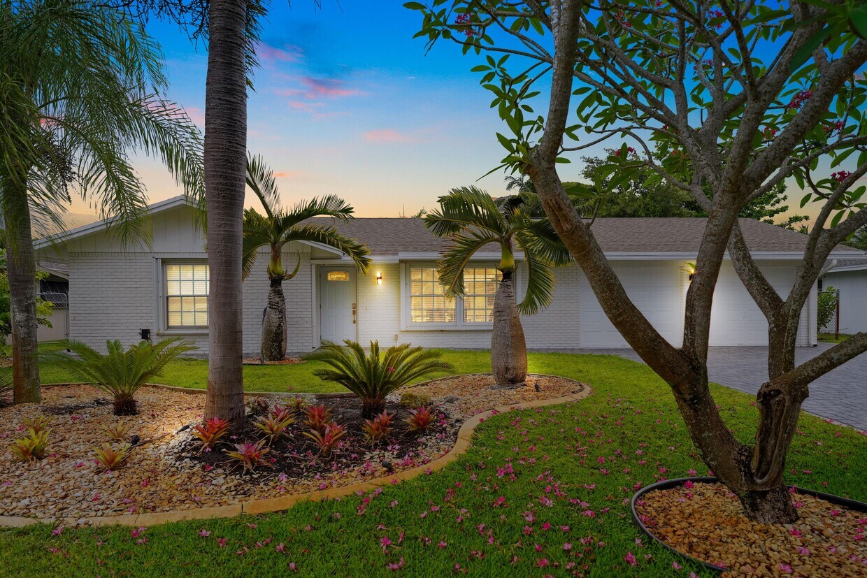 Foto principal - 4091 Lakespur Cir N