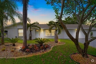 Building Photo - 4091 Lakespur Cir N