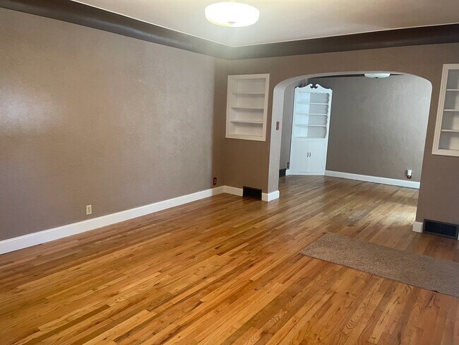 Foto del edificio - 749 Alderson Ave