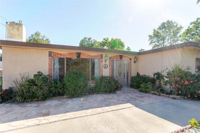 Foto del edificio - 19026 Keswick St