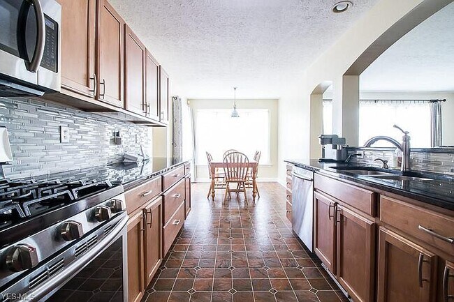 Foto del edificio - 1401 N Oralee Ln