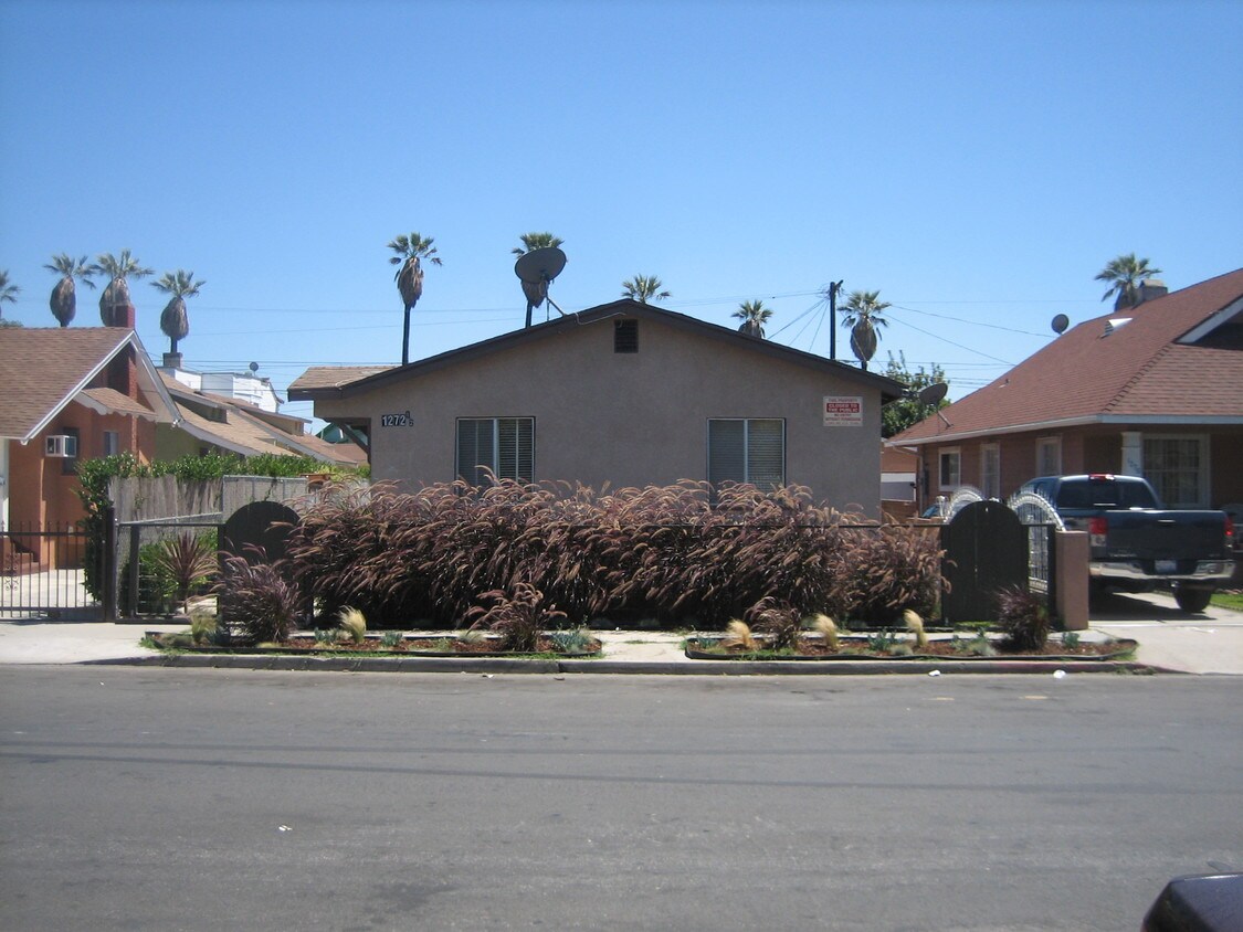 Primary Photo - 1270 W 35th Pl