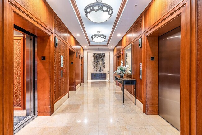 Foto del edificio - 347 N New River Dr E