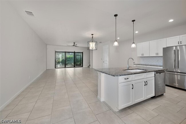 Building Photo - 13010 Pembroke Dr