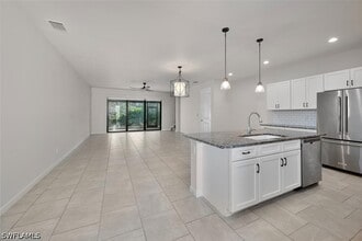 Building Photo - 13010 Pembroke Dr