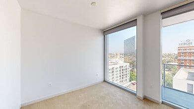 Interior Photo - 3033 Wilshire