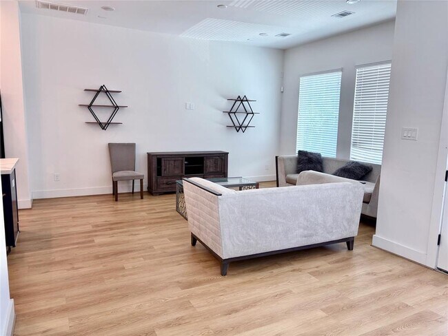 Foto del edificio - 5928 Conley St