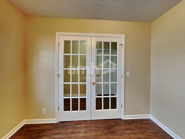 Foto del edificio - 1428 Westview Dr