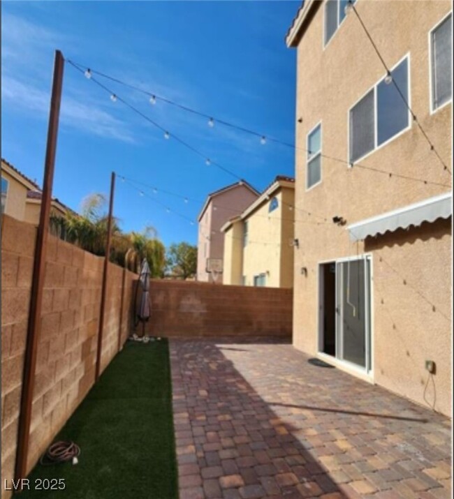 Building Photo - 4575 Mission Meadow Cir