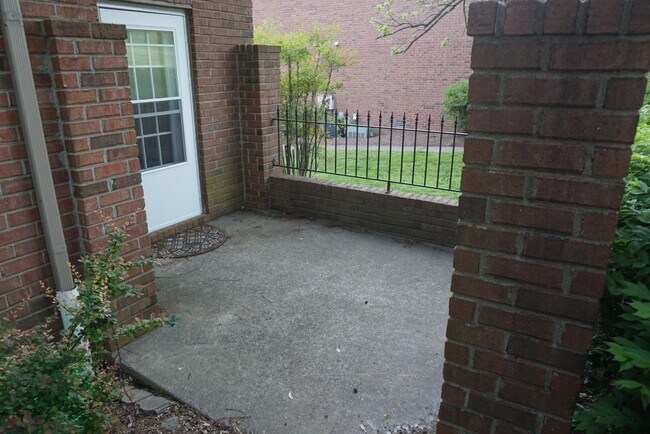 Building Photo - 440 Stewarts Ferry Pike