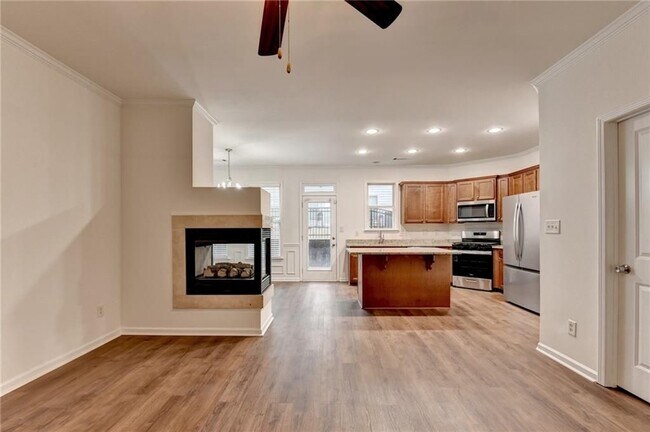 Foto del edificio - 979 Parkside Wood Ct