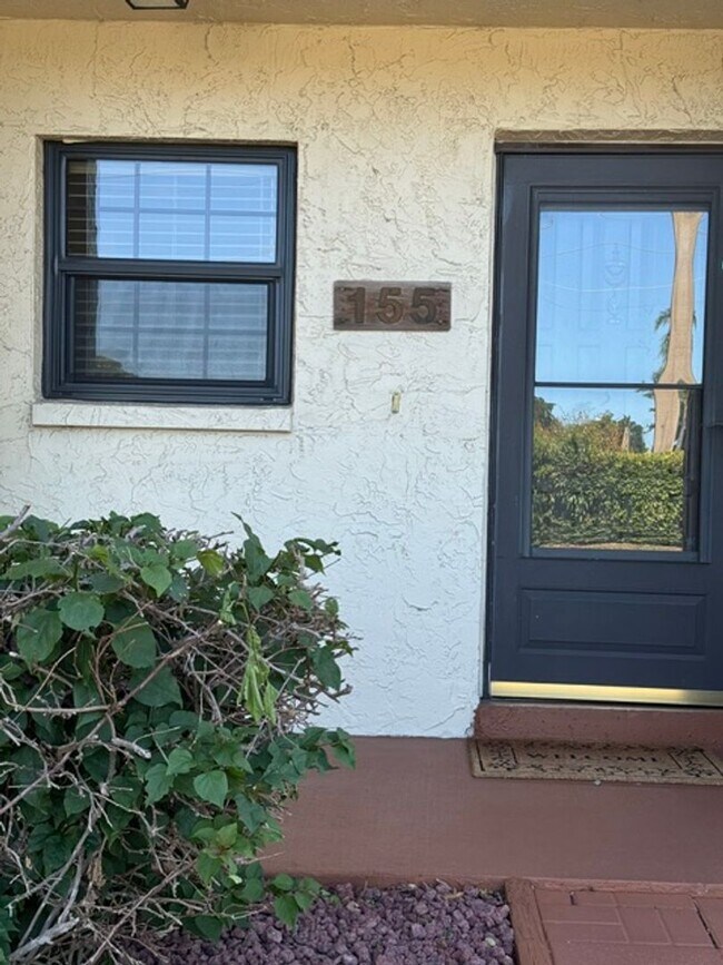 Foto del edificio - Lovely & spacious 1st Floor condo with water, pest control and internet included. 2 primary suite...