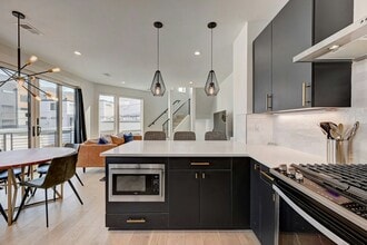 Building Photo - 3530 W Conejos Pl