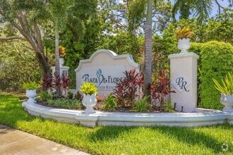 Building Photo - 4244 Central Sarasota Pkwy