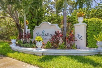Building Photo - 4244 Central Sarasota Pkwy