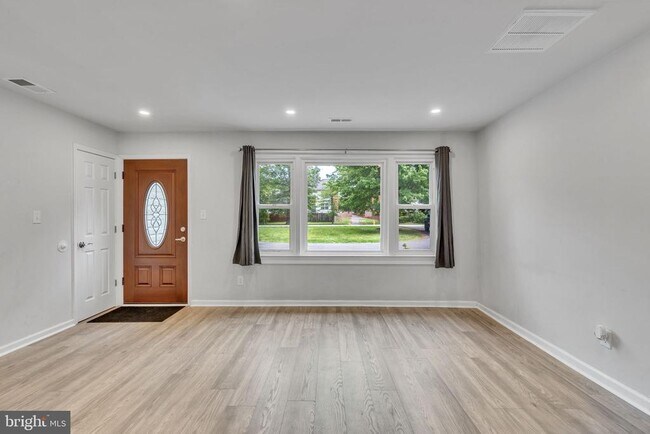 Foto del edificio - 2625 Hamilton Rd