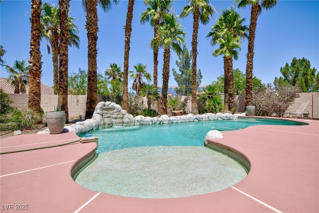 Foto principal - 8616 Crest Hill
