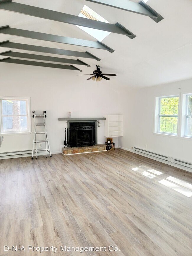 Building Photo - 3 br, 2 bath House - 435 Somerset Drive