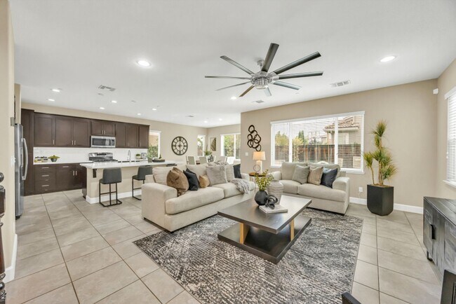 Foto del edificio - 1437 Cummings Way