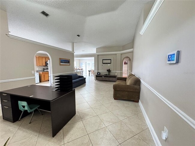 Building Photo - 220 Milford St