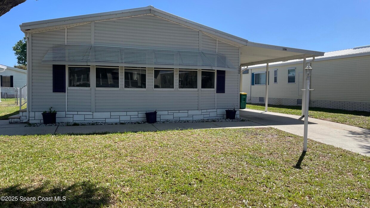Foto principal - 1204 Calusa Dr