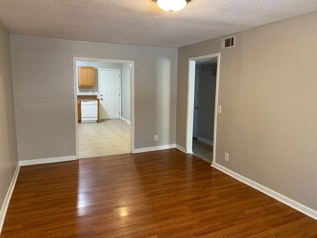 Building Photo - 856 Heritage Trail