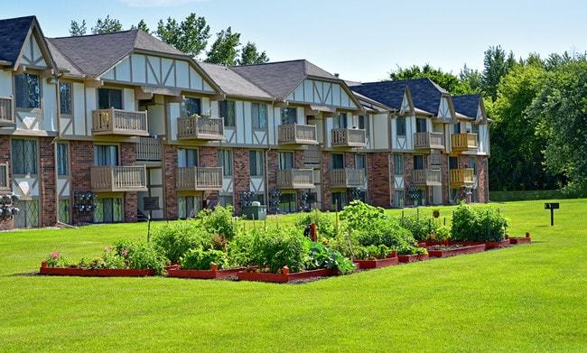 Building Photo - Huntington Place Apartments