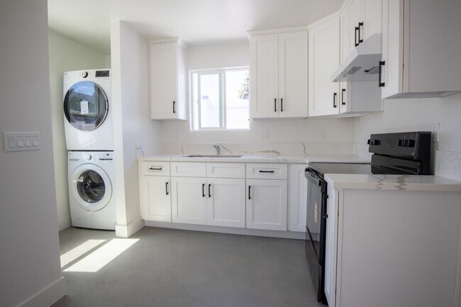 Foto del edificio - 4911 Lynnfield St