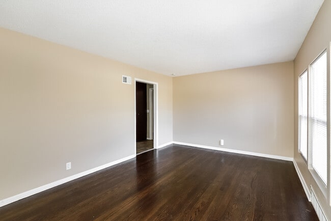 Building Photo - 5715 Lathrop Ave