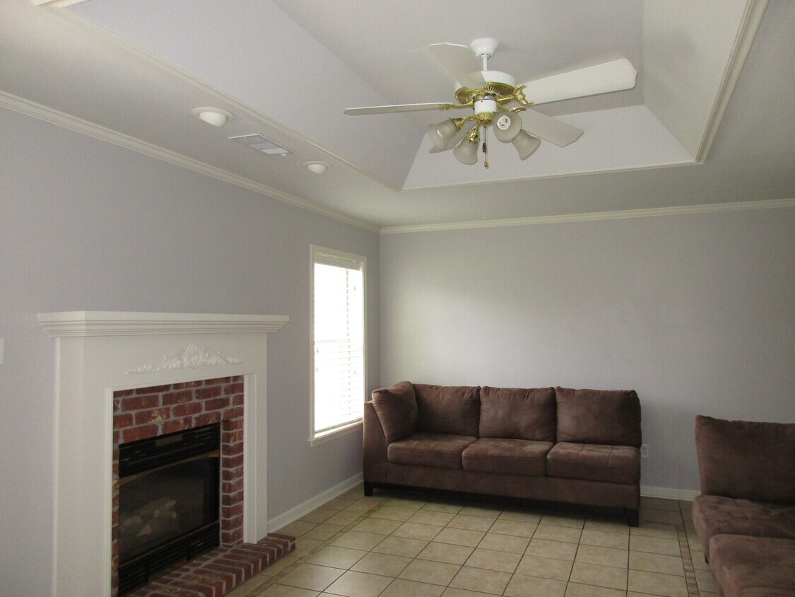 Primary Photo - 32 Reno Dr