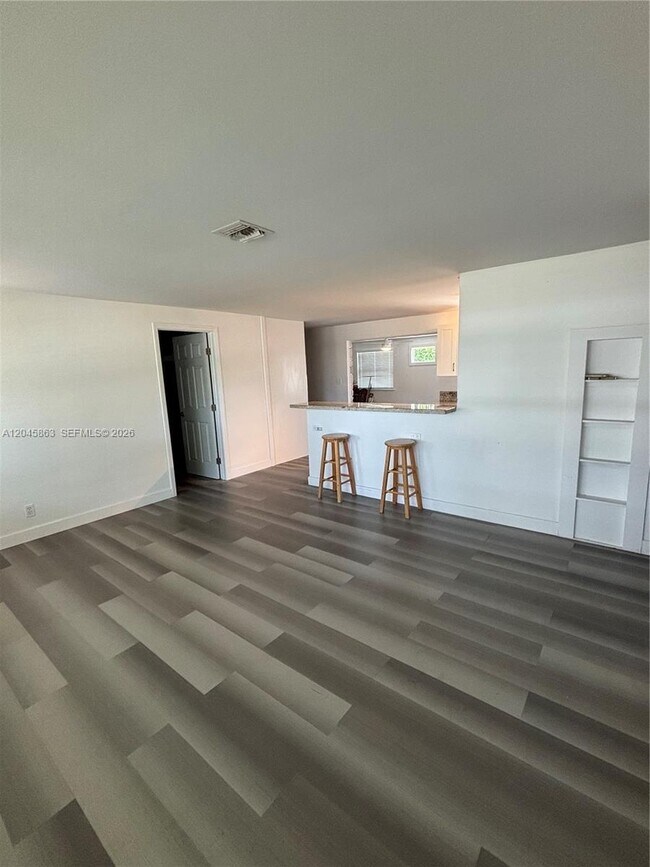 Foto del edificio - 5809 Sullivan Rd