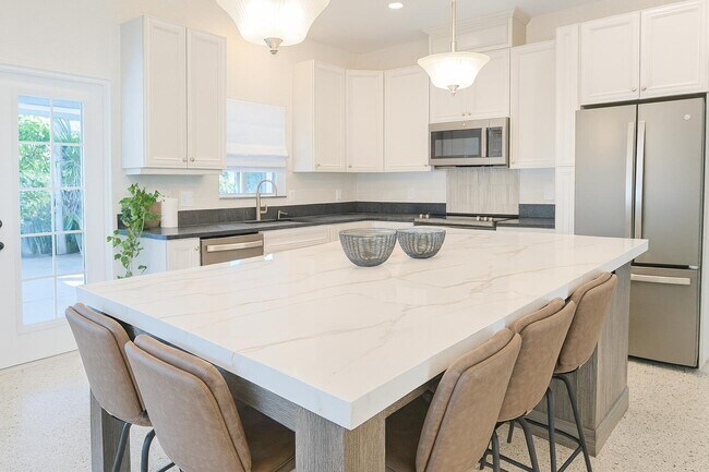 Foto del edificio - 513 E Whitney Dr