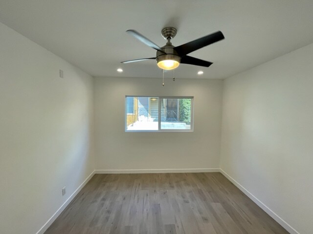 Foto del edificio - 2140 Beachwood Dr