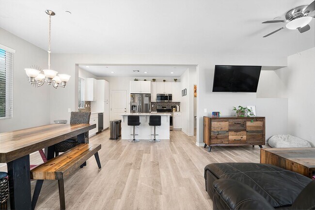 Building Photo - Beautiful 5 Bedroom Custom-Built Home in C...