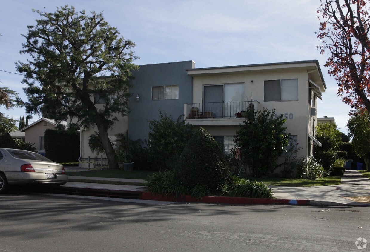Building Photo - 13850 Bessemer St