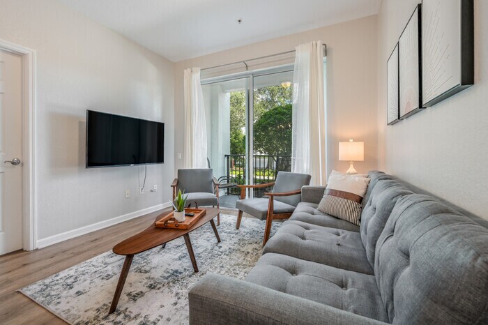 Primary Photo - IS1-106 Beautiful Apartment - Across from ...