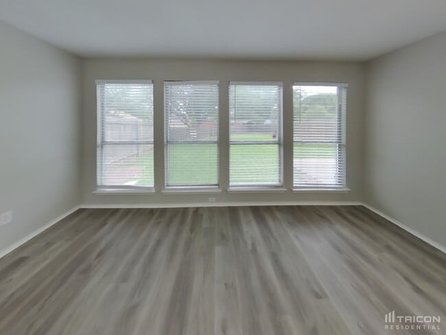 Building Photo - 1701 Pecan View Dr