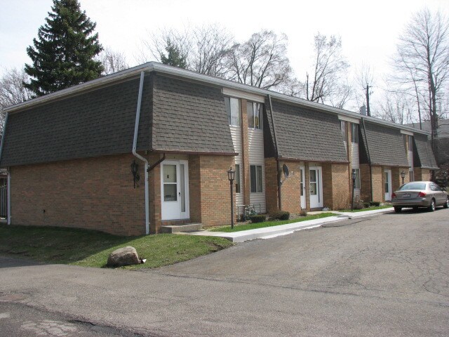 Building Photo - 3704 Martindale Rd NE