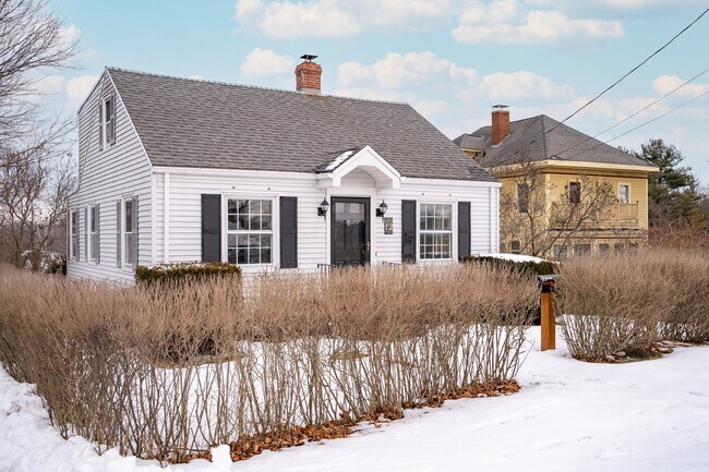 Foto del edificio - 12 Lee Ave