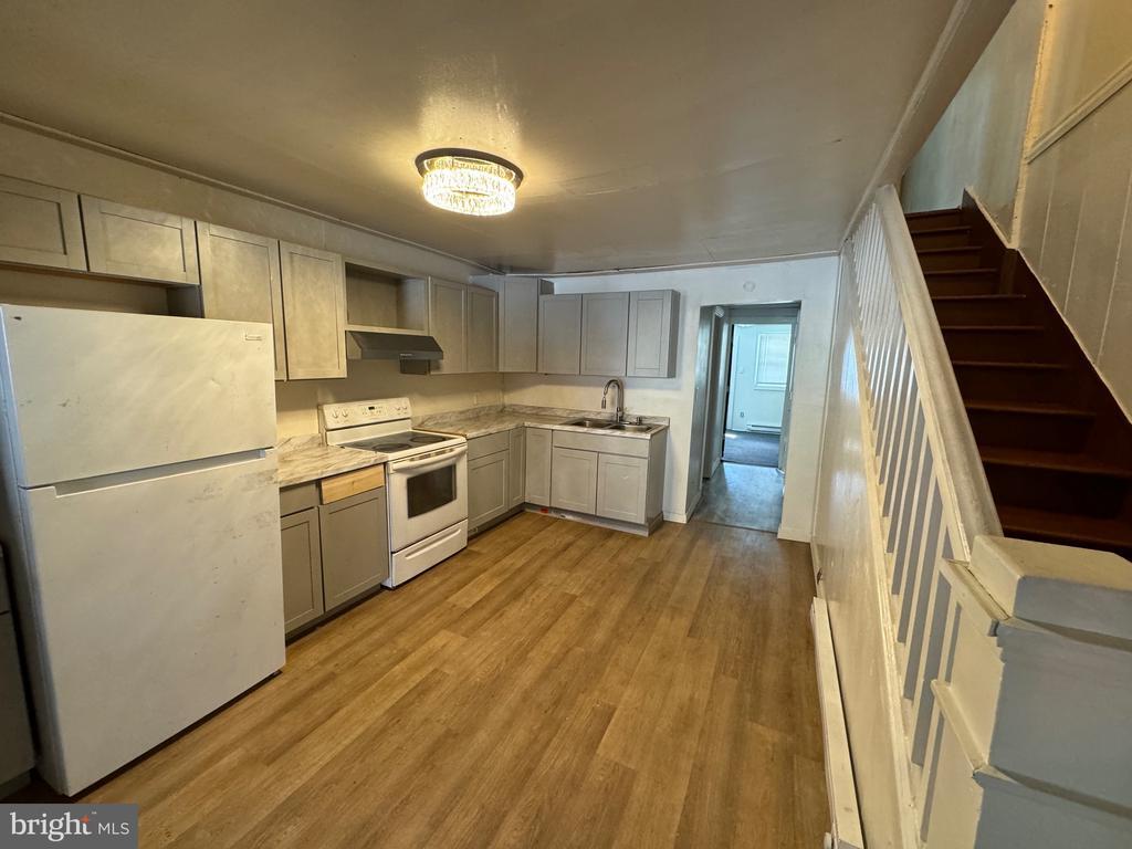 Foto principal - 320 S 2nd St