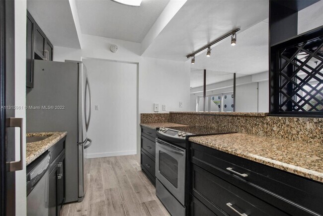 Foto del edificio - 2977 McFarlane Rd