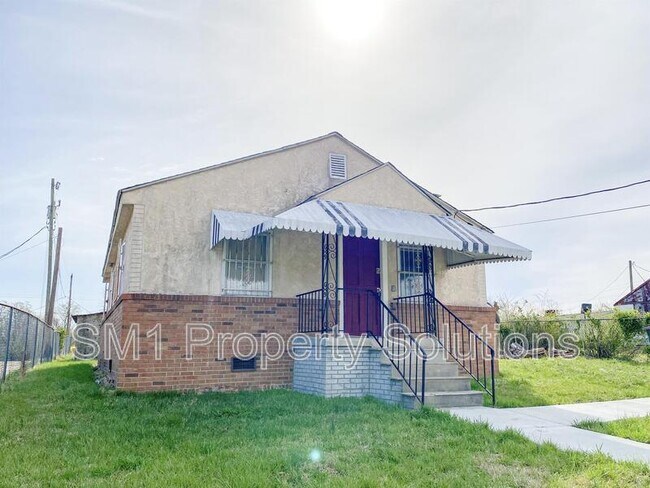 Building Photo - 1017 Arbor Drive