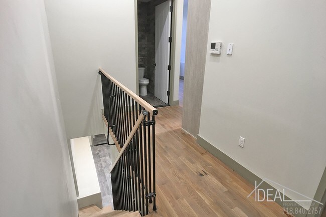 Foto del edificio - 1625 St Johns Pl