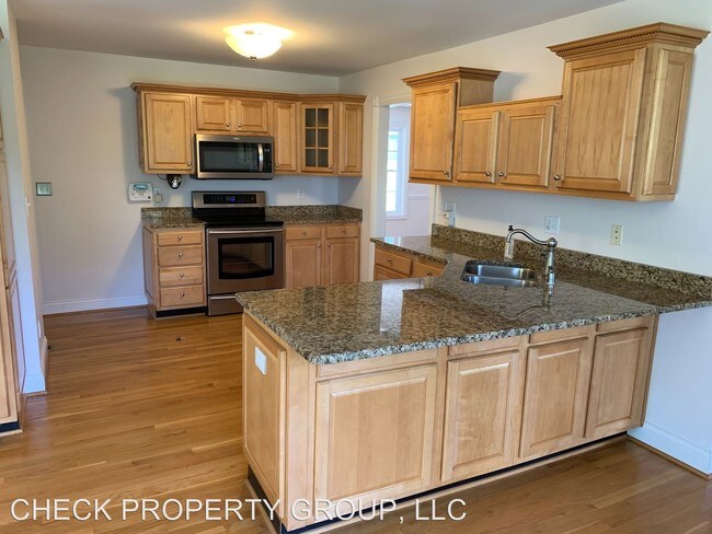 Building Photo - 4 br, 3 bath House - 373 The Landings