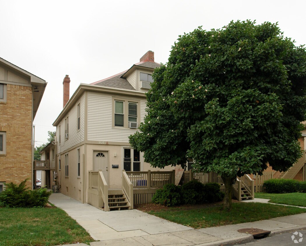Primary Photo - 99-101 E Norwich Ave