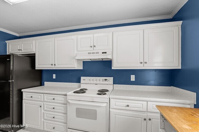 Building Photo - 113 Brittany Way