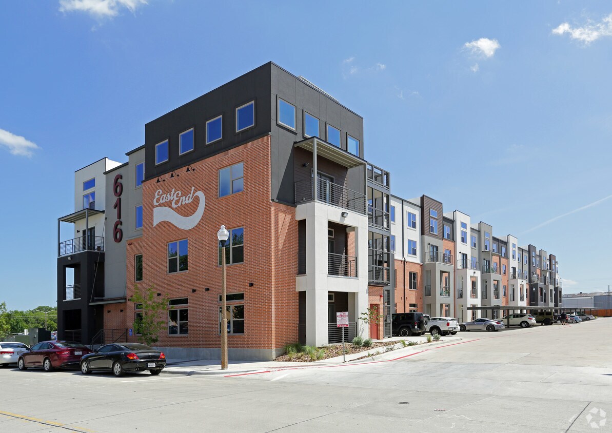 East End Lofts at the Railyard Rentals in Denton at 612616 E Hickory
