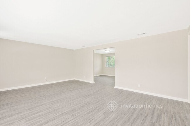 Building Photo - 5131 Rosebay Ct