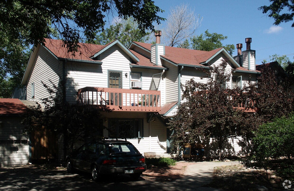 Primary Photo - 2345 Spruce St