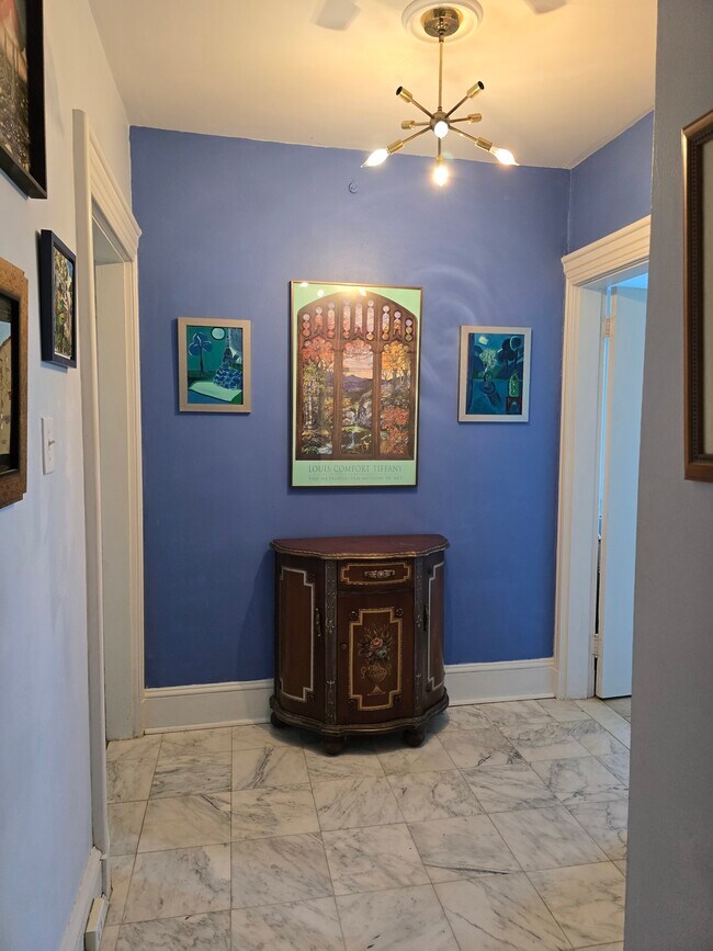 Vestíbulo de entrada del segundo piso - 443 Green Ln